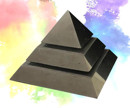 Schungit "SAKKARA" Pyramide 5cm poliert 3-tlg SET "Heilungspyramide" KRAFT DES SCHUNGIT für Strahlen Schutz - Handy - Meditation - Selbstschutz - Schutzschild - Negative Energie abwehren.